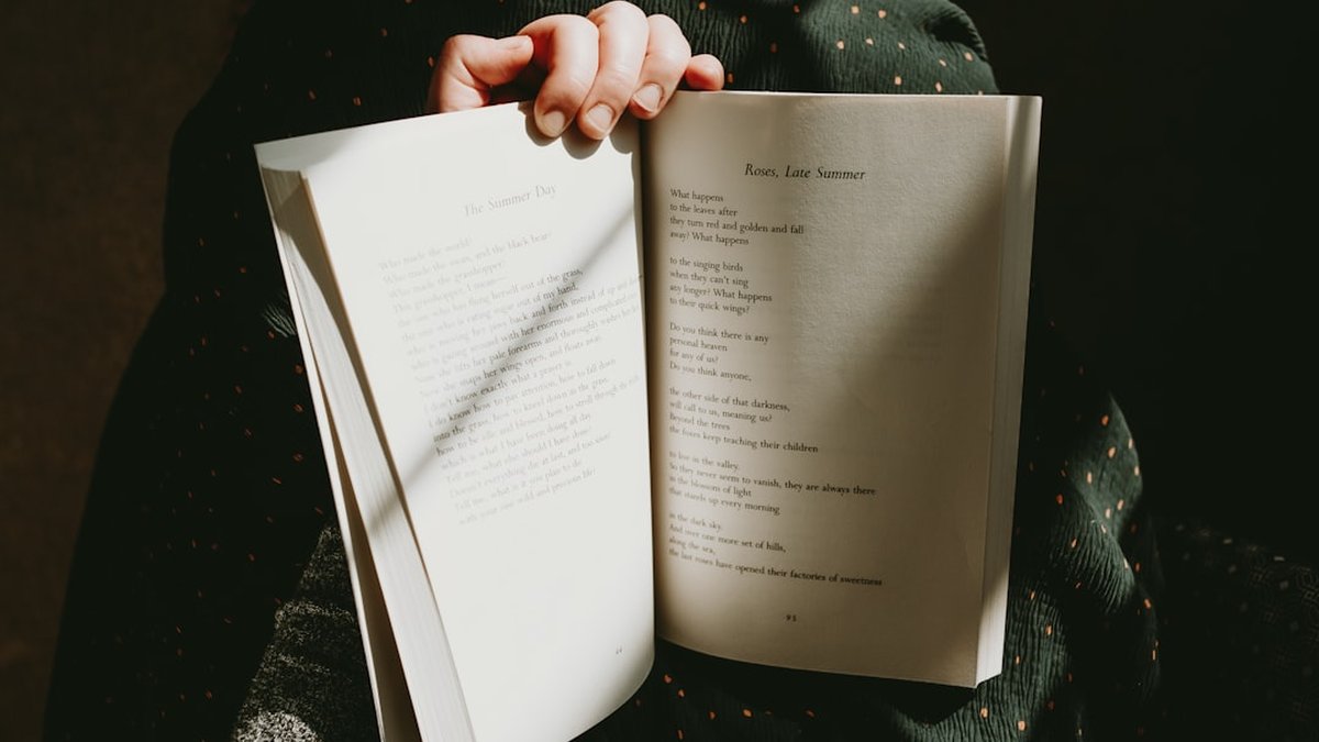 Calm the mind: Journaling prompts for anxiety relief guide